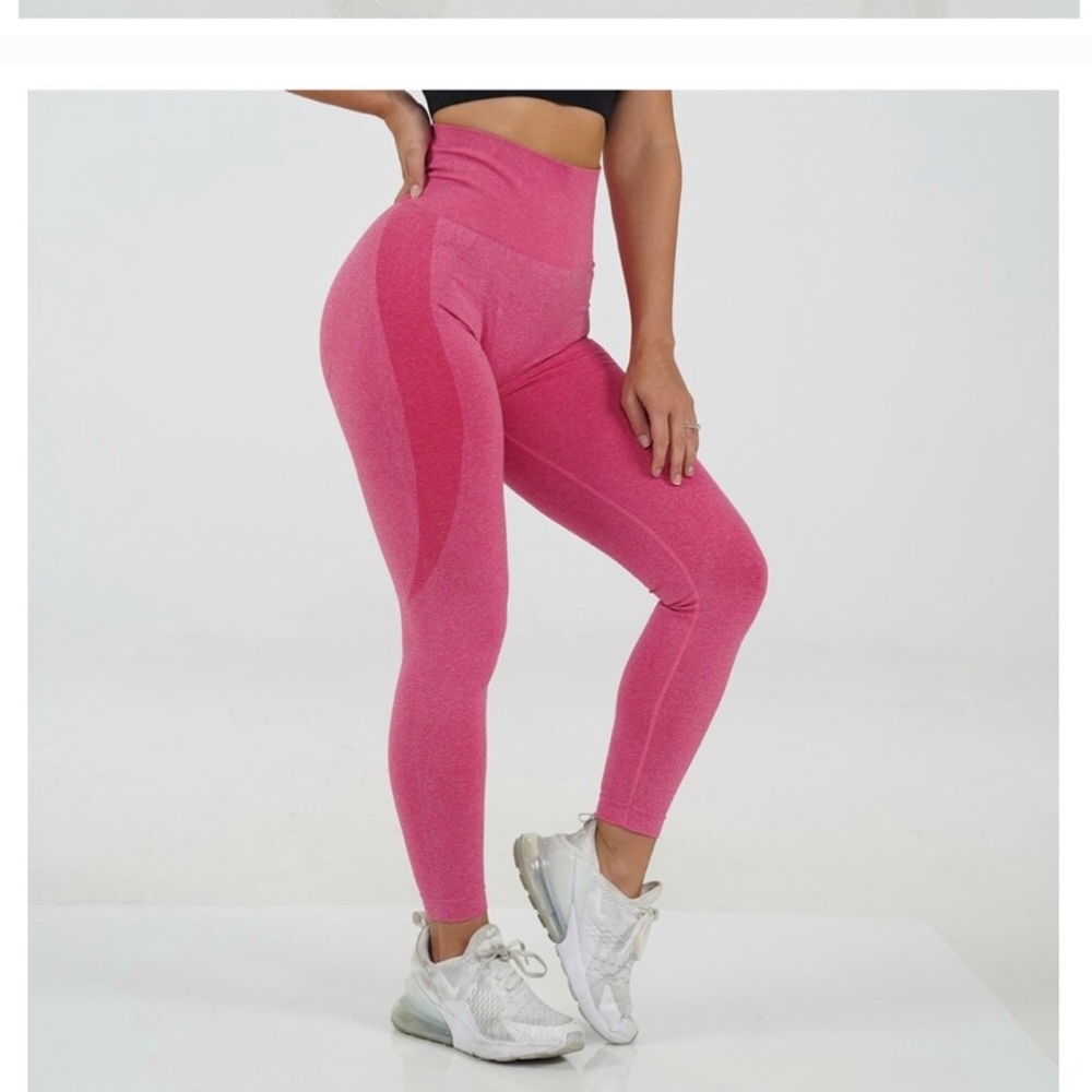 I’m LOOKING for nvgtn contour leggings size XS - Picture 2 of 3